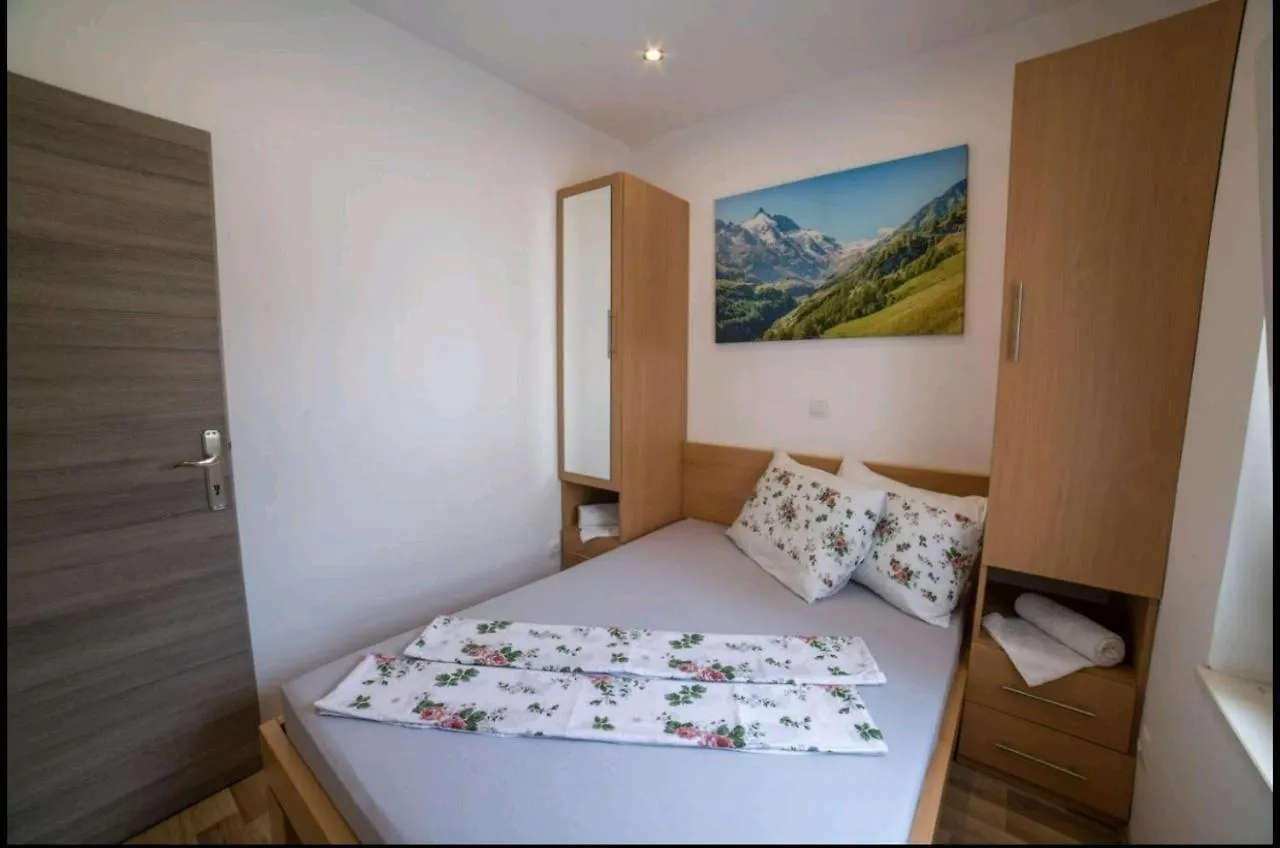 Apartman Vukadin 0*, Kastel Novi Croatia