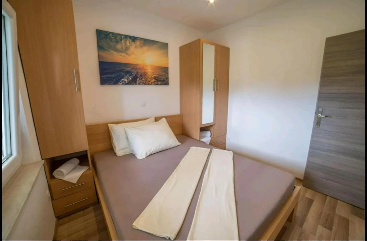 Apartman Vukadin Kastel Novi