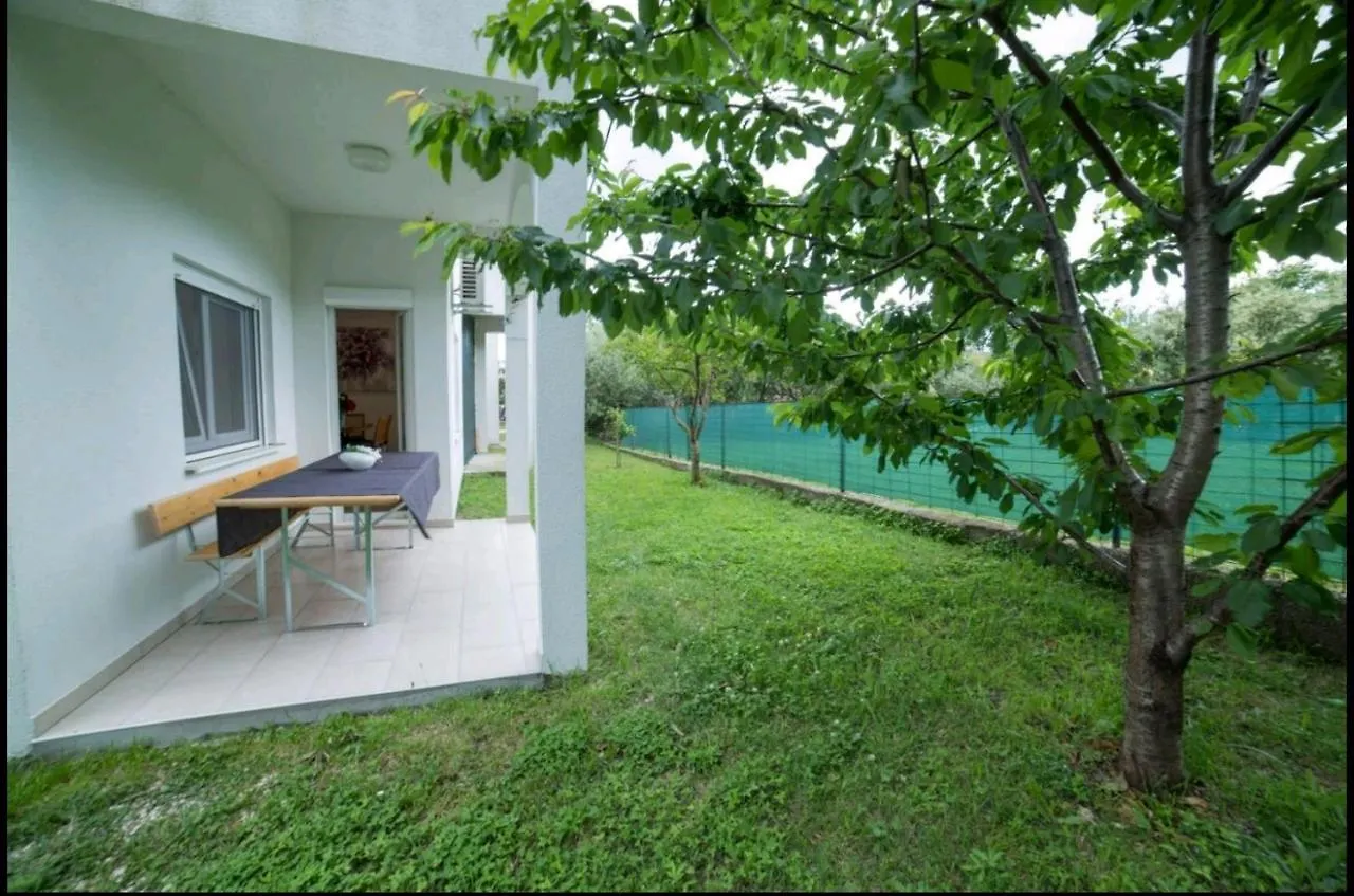 Apartman Vukadin Apartment Kastel Novi