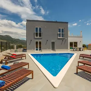 Mila Kastela Apartment